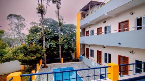 King Room with Pool View