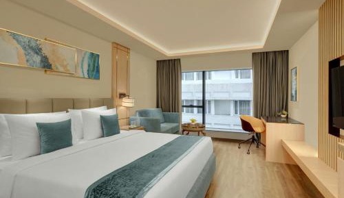 Winter Green King Room with City View