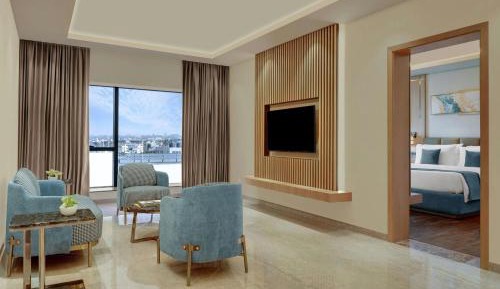 Fern Classic King Suite with City View