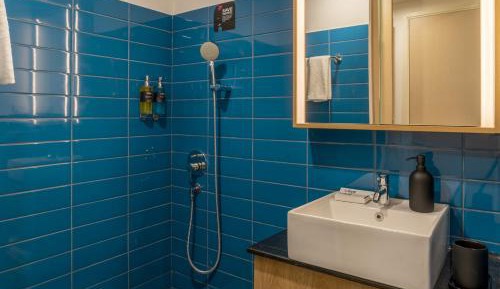 Deluxe Twin Room with Complimentary Laundry service for upto 2 clothing items