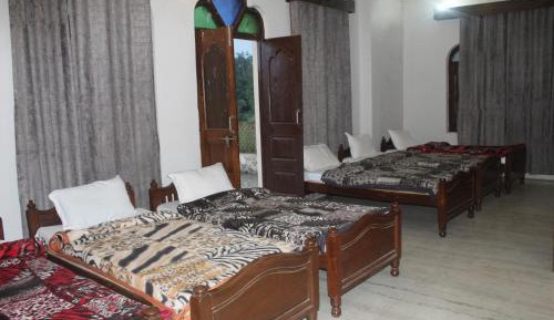 Single Bed in Mixed Dormitory Room