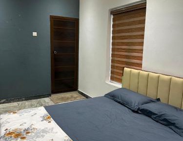 Deluxe Room (2 Adults + 1 Child)