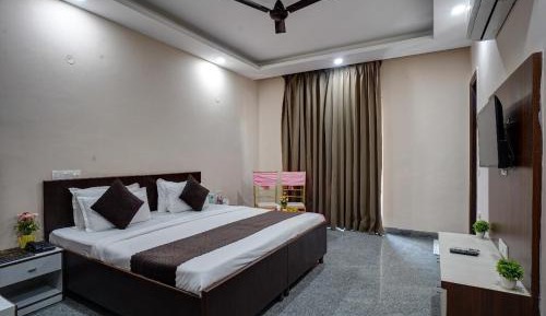 Deluxe Double or Twin Room with City View