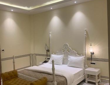 Queen Suite