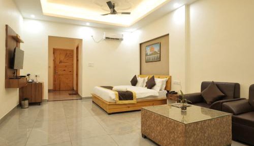 Deluxe Double Room with Balcony