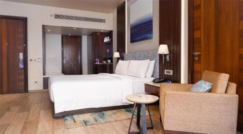 One Bedroom Suite with 15% discount on Food & soft beverages and Laundry