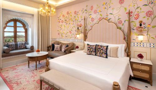 Deluxe Room King Bed
