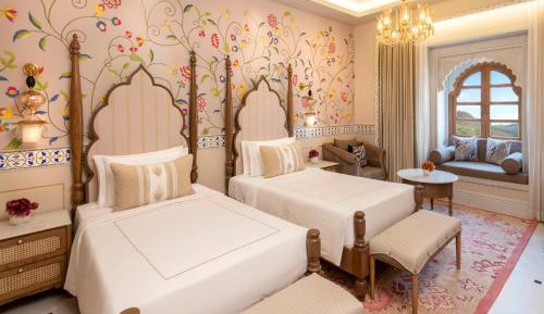 Deluxe Room Twin Bed