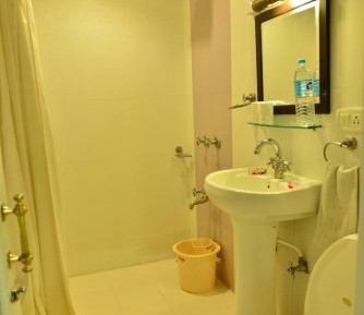 Deluxe Double Room with Street View