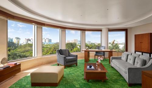 Executive Suite - Two ways airport transfers, 20% Discount on Food & Beverage, INR 1000 ANTAHPURA Spa credit per night