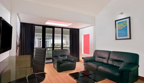 One-Bedroom Duplex Suite with City View - Club Level with 10% F & B discount