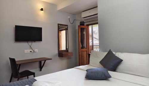 Deluxe Double Room with Balcony