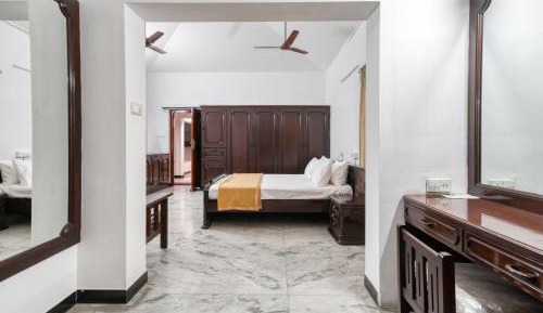 Deluxe Queen Suite