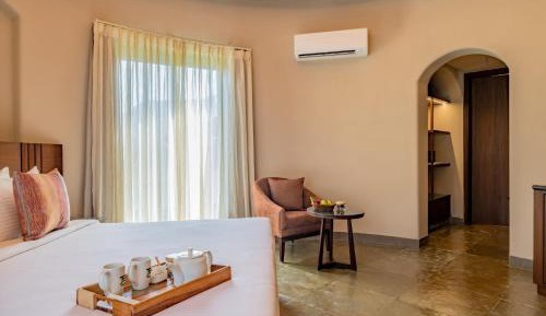 Earth Villa:10% discount on Food & Beverages (excluding In-Room Dining and Liquor), 10% discount on Spa Services, Laundry Services, Complimentary Happy Hour Offer – Buy 1 Get 1 Free, available daily from 11:00 AM to 7:00 PM.
