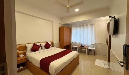 Standard Queen Room