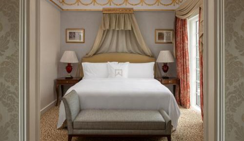 Large King Room - Club Lounge Access