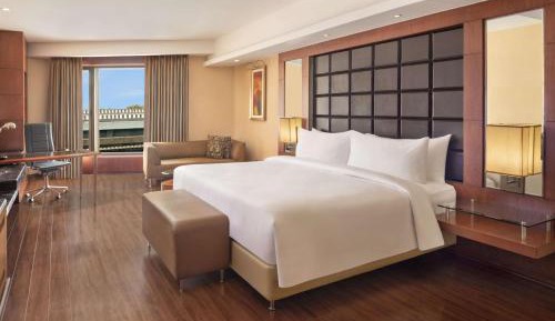 Junior Suite with Happy Hours 01:00 PM to 06:00 PM 1+1  ,Airport Transfers,Early Check In at 10 AM (Subject to availability), 20% Discount on Food & Beverage