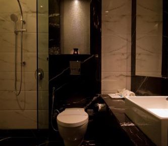 Executive Double Room with Free Airport Pickup
