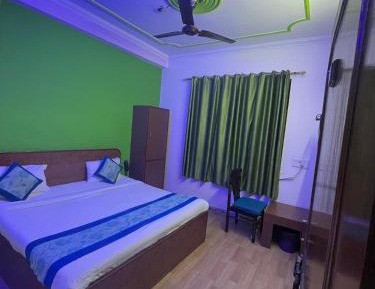 Deluxe Double Room (2 Adults + 1 Child)