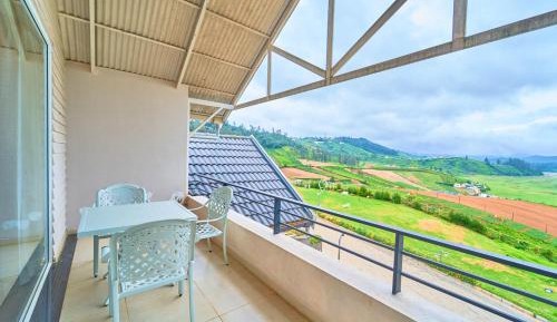 Deluxe Double Room with Balcony