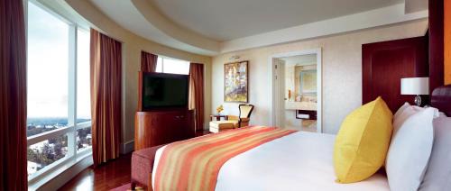 Club Executive Suite with Lounge Access