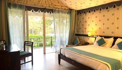 Premium Pool View Tent
