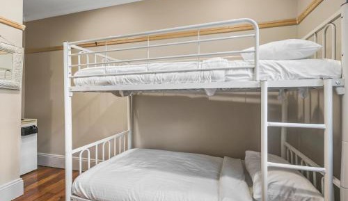 Mixed 2 Beds with Shared Bathroom