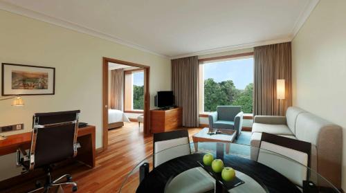 One-Bedroom King Suite with Club Lounge