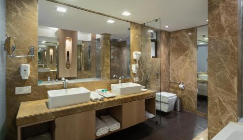 Regal Suite (Festive Offer 10% off on F&B and Laundry service - 12th Sept to 30th Sept 2026 and 17th Oct to 15th Nov 2026)