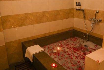 Sunrise Tents with Bathtub with 10% discount on Spa