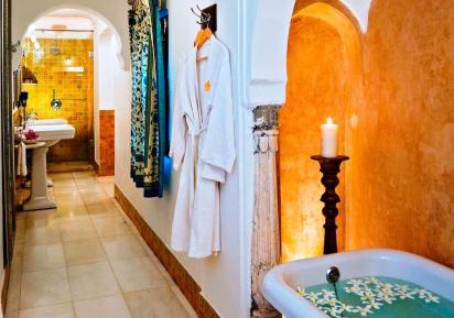 Deluxe Suite - Complimentary late check-out up to 4PM (Subject to Availability), 20% discount on F&B and spa services, and complimentary stay for children up to 12 years of age (till Sep 2026)