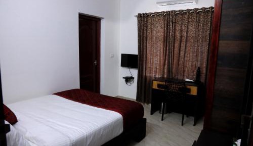 Deluxe Double Room with Extra Bed