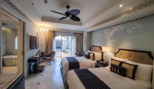 Royal Villa with Courtyard Twin