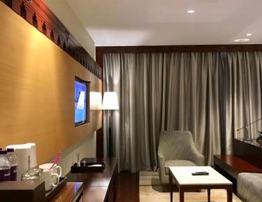 Club King Suite - Lounge Access