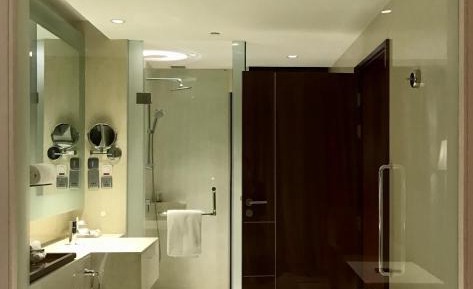 Club King Suite