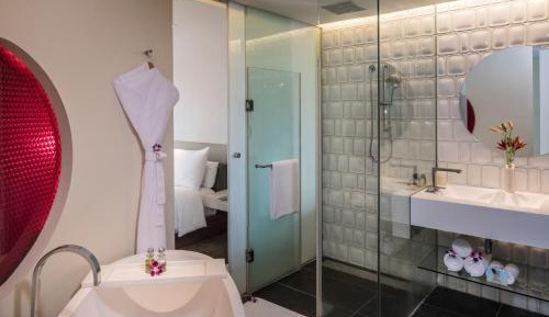 Luxury Double or Twin Room  (20% off on session of Spa ,15% Off on Laundry service ,Complimentary Welcome Drink on arrival)