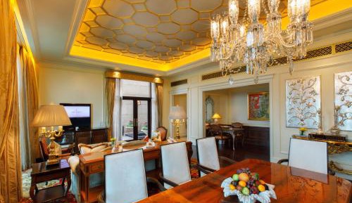 Maharaja Suite with Pool, Airport Transfers & Lounge Access including cocktail hours