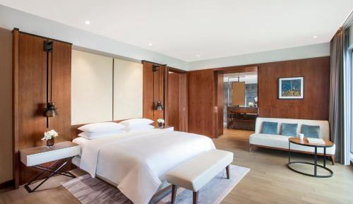 Grand Executive Suite