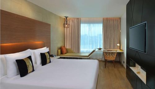 Superior Room with City View