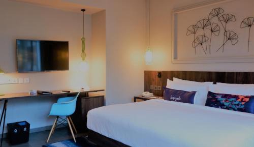 King Room (15% discount on F&B and Spa)