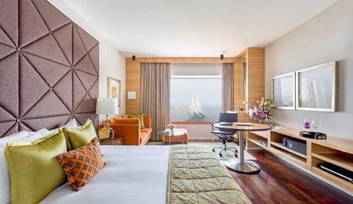 Grand Luxury Room King Bed