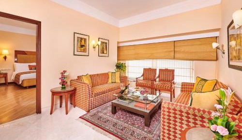 Luxury Suite (10% Discount on Laundry service)