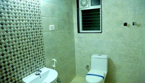 Deluxe King Suite (INR 100 discount on Sightseeing Tour + Free Linen Change Subject to Availability + Guaranteed Early Check-in/Late Check-out)