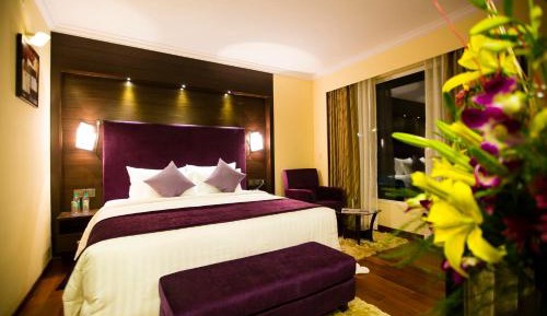 Deluxe Suite with Complimentary evening Hi Tea (from 4pm to 6pm) and 15% Discount on F&B