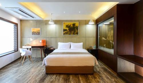 Queen Suite with 20% discount on F&B and 15% on Spa along with Complimentary Airport pickup