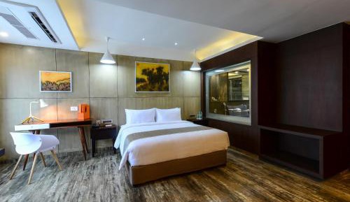 Queen Suite - Non-Smoking with 20% discount on F&B and 15% on Spa along with Complimentary Airport pickup