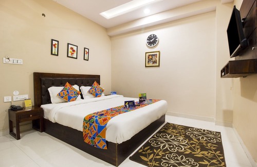 Jaipur Hotel | FabExpress Travelers Lodge