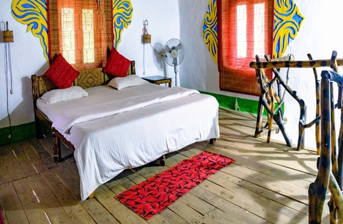 Ilam Bazar Hotel | Raktokorobi Karu Gram