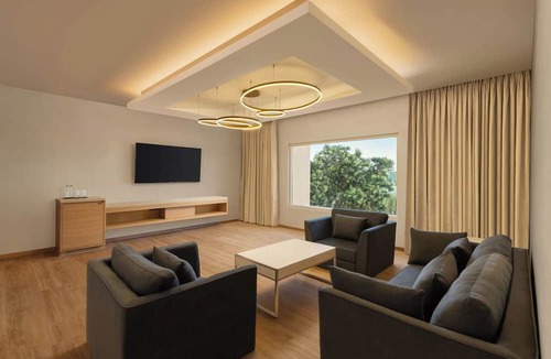 Tiruchirappalli Hotel | Courtyard by Marriott Tiruchirappalli