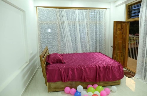 Thodupuzha Apartment | 4 Bed Flat - Sleeps 8 - Pets - Smoking - Parking